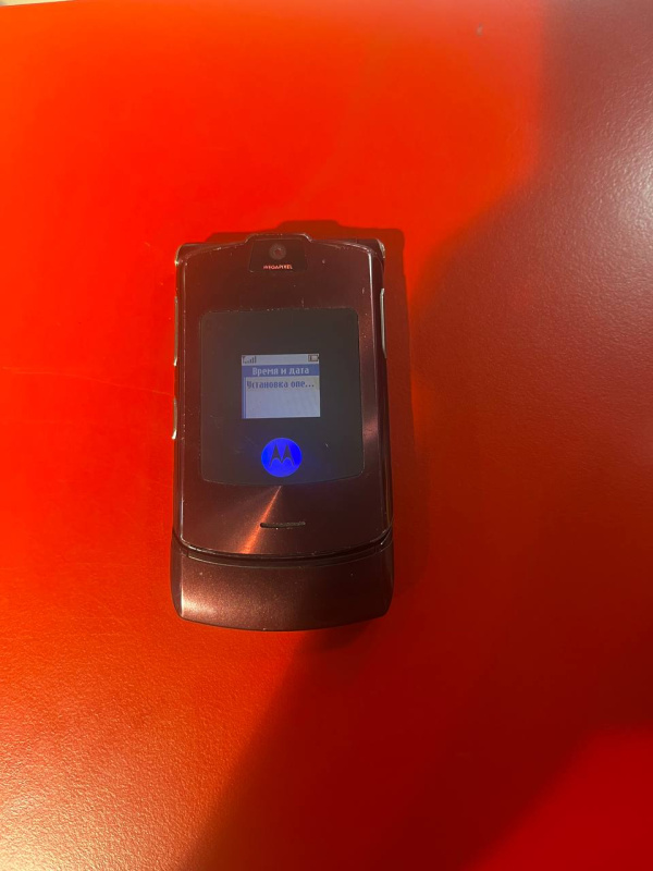 Мобильный телефон Motorola RAZR V3