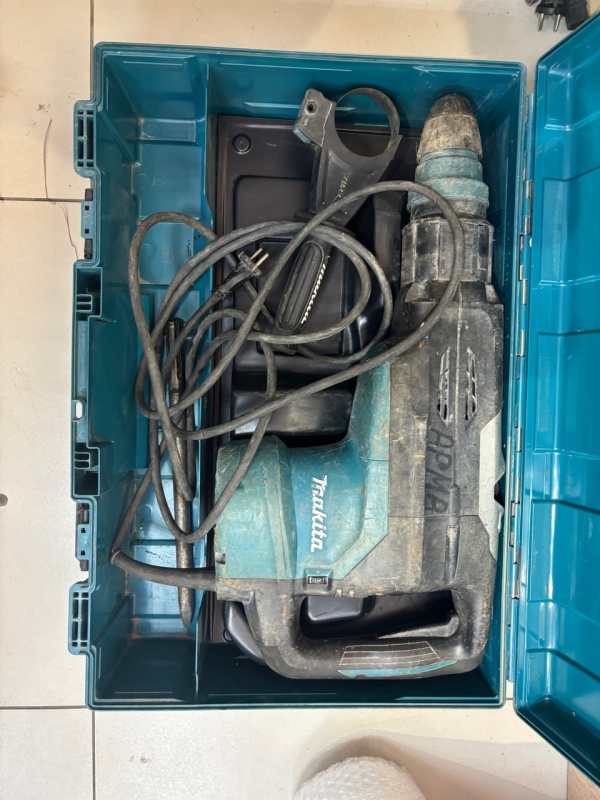 Отбойный молоток Makita РК 5202с