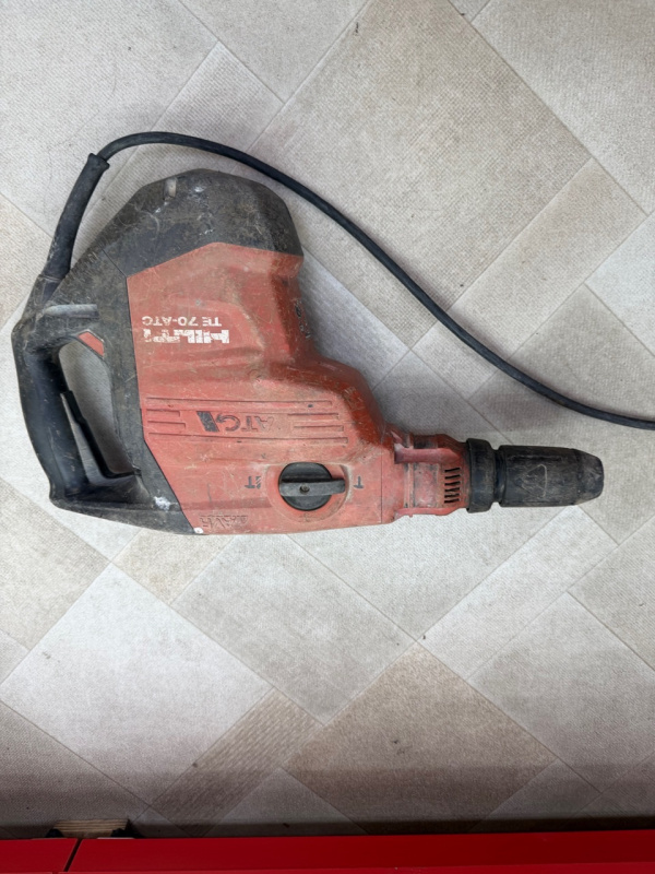 Отбойный молоток Hilti TE 70-ATC