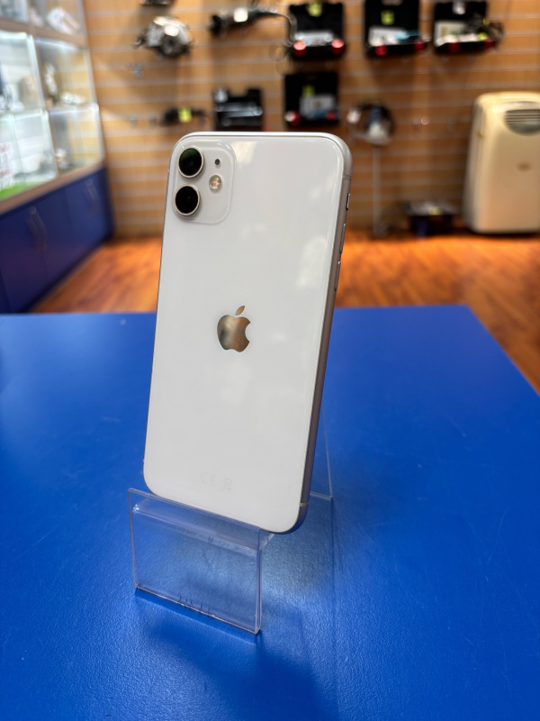 Мобильный телефон Apple iPhone 11