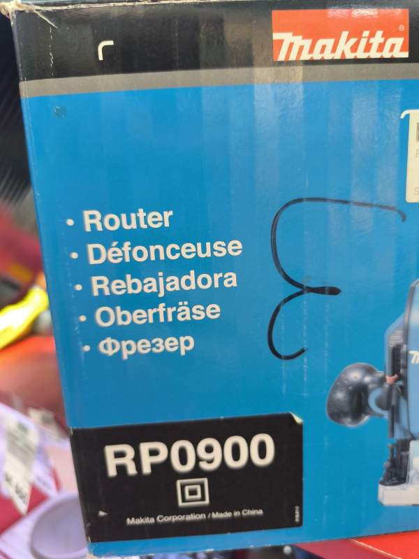 Фрезер Makita RP0900