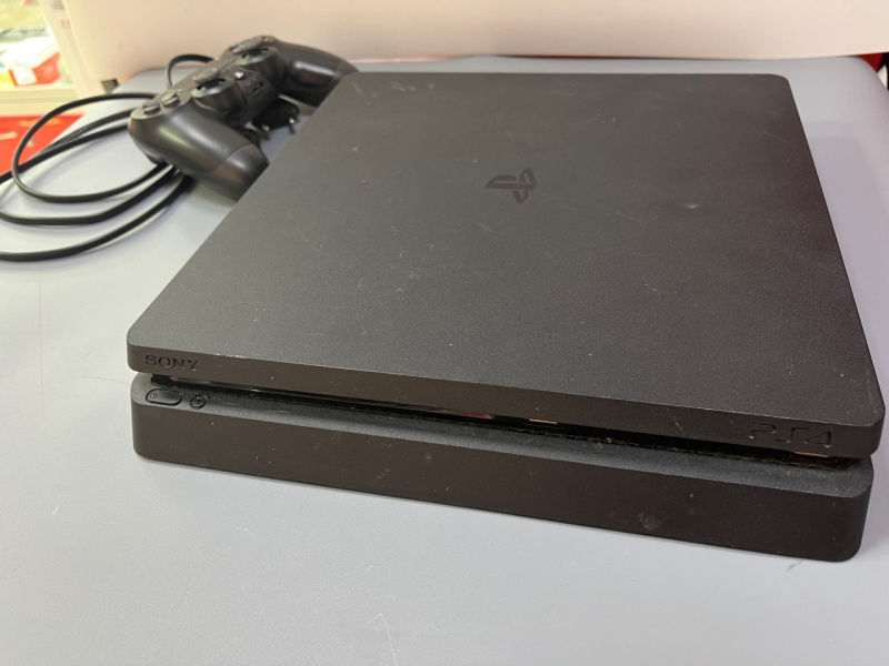 Игровая приставка Sony PS 4 Slim 500 с дисководом